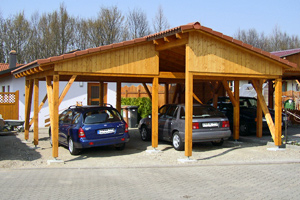 Massgefertigter Carport der Firma Holzbau Kleiser